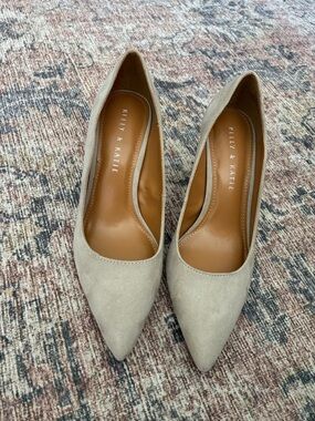 Kelly & Katie Pointed Toe Pumps in Light tan Suede